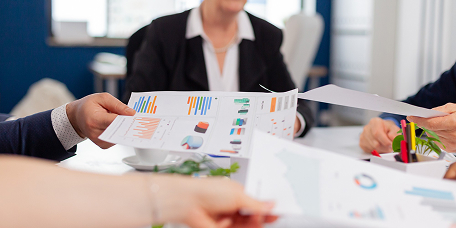 Reporting, KPIs & governance